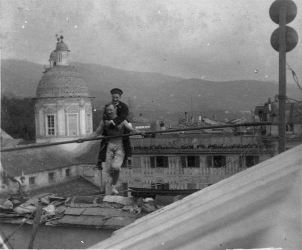 Chiavari 1912: Piazza XX Settembre, l’équilibriste Strohfneider - photo de Riccardo Penna